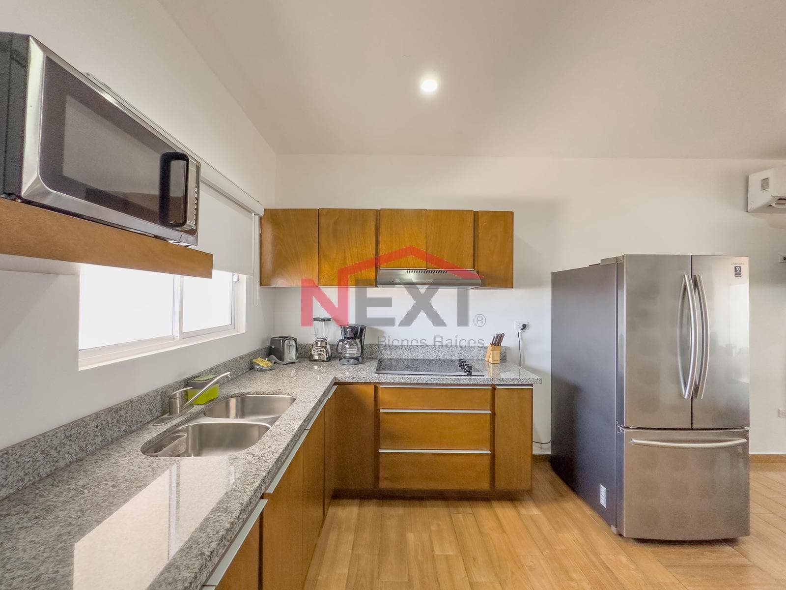 COMPLEX WITH SEVEN APARTMENTS FOR SALE