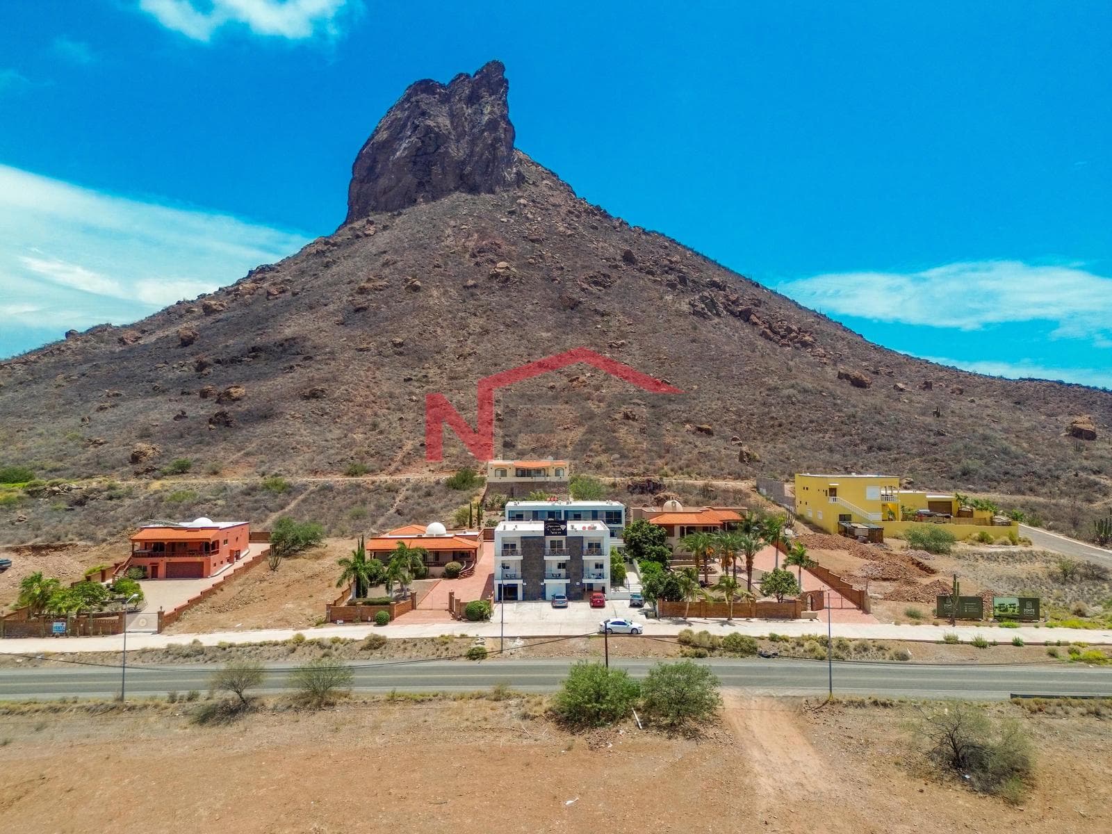 COMPLEX WITH SEVEN APARTMENTS FOR SALE