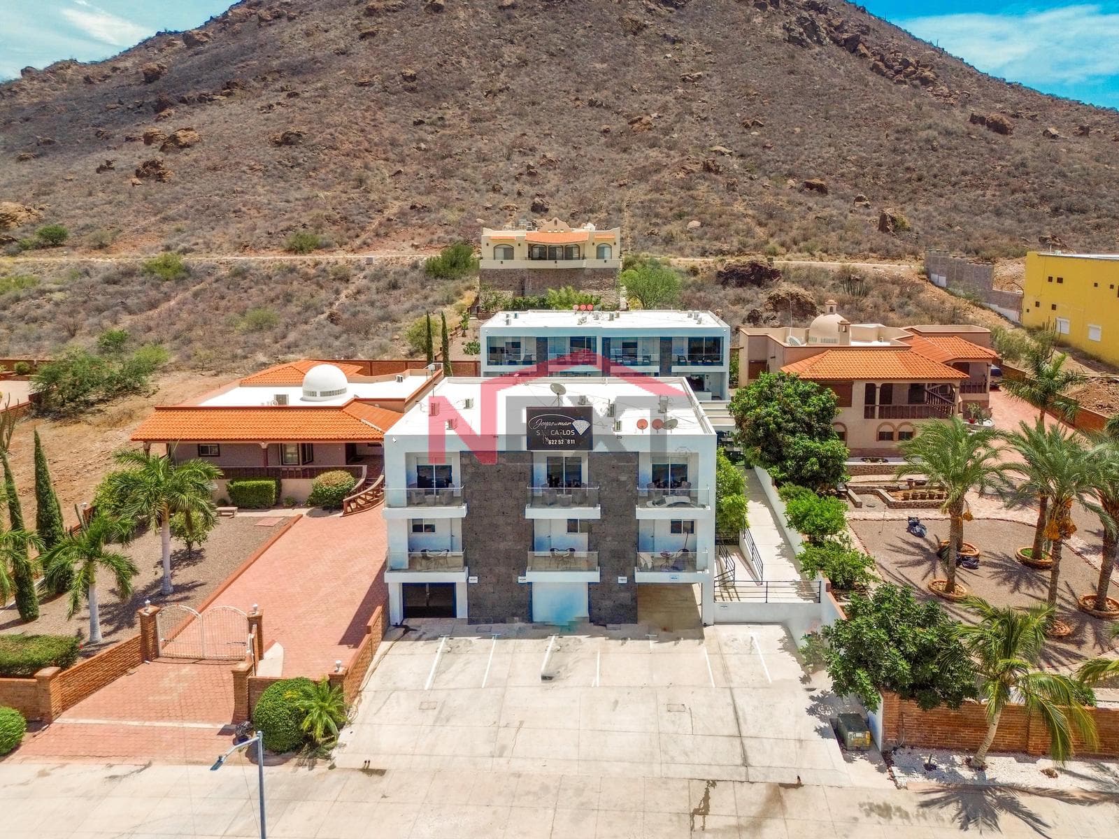 COMPLEX WITH SEVEN APARTMENTS FOR SALE
