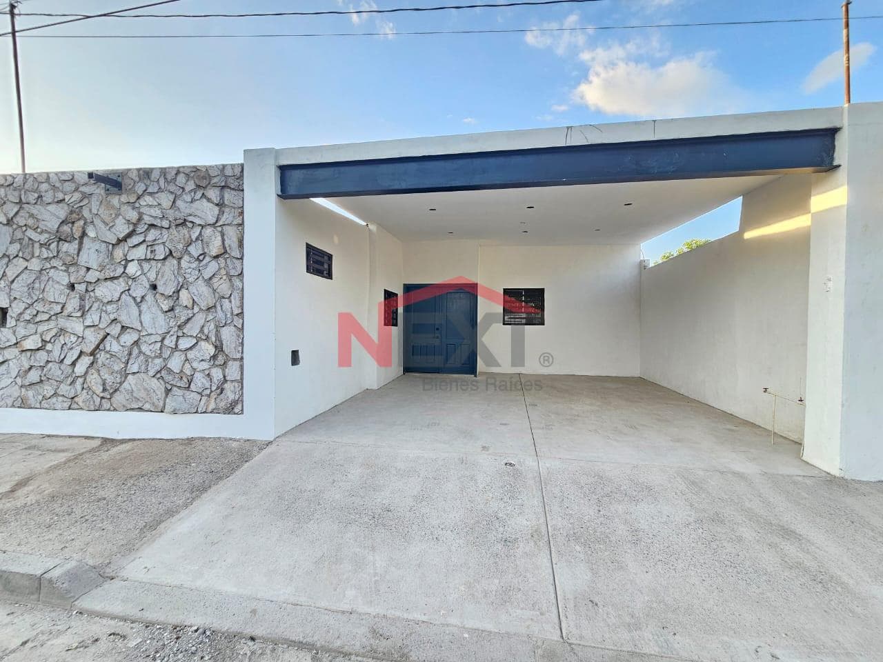 HOUSE FOR SALE IN THE EUSEBIO KINO NEIGHBORHOOD