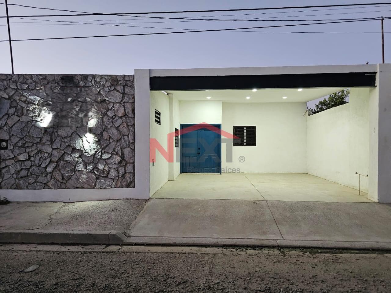 HOUSE FOR SALE IN THE EUSEBIO KINO NEIGHBORHOOD
