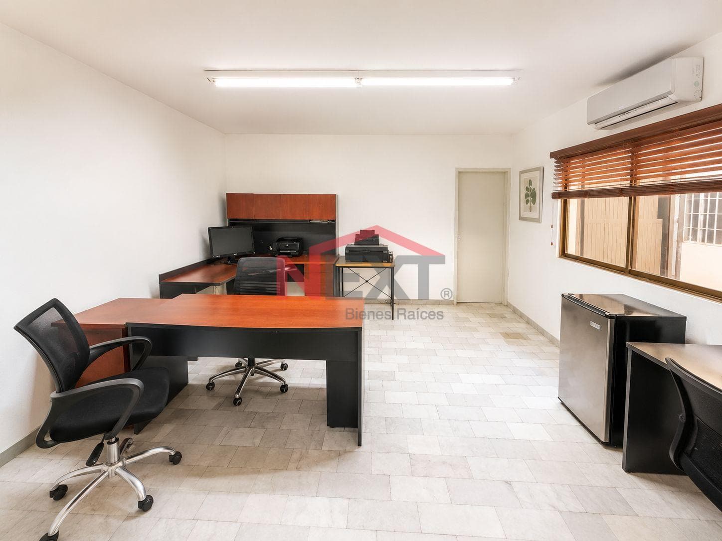 COMMERCIAL PROPERTY WITH SOLAR PANELS FOR SALE