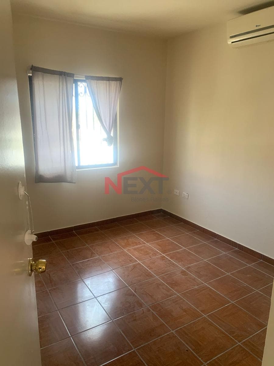 HOUSE FOR SALE IN LOS ENCINOS II NEIGHBORHOOD