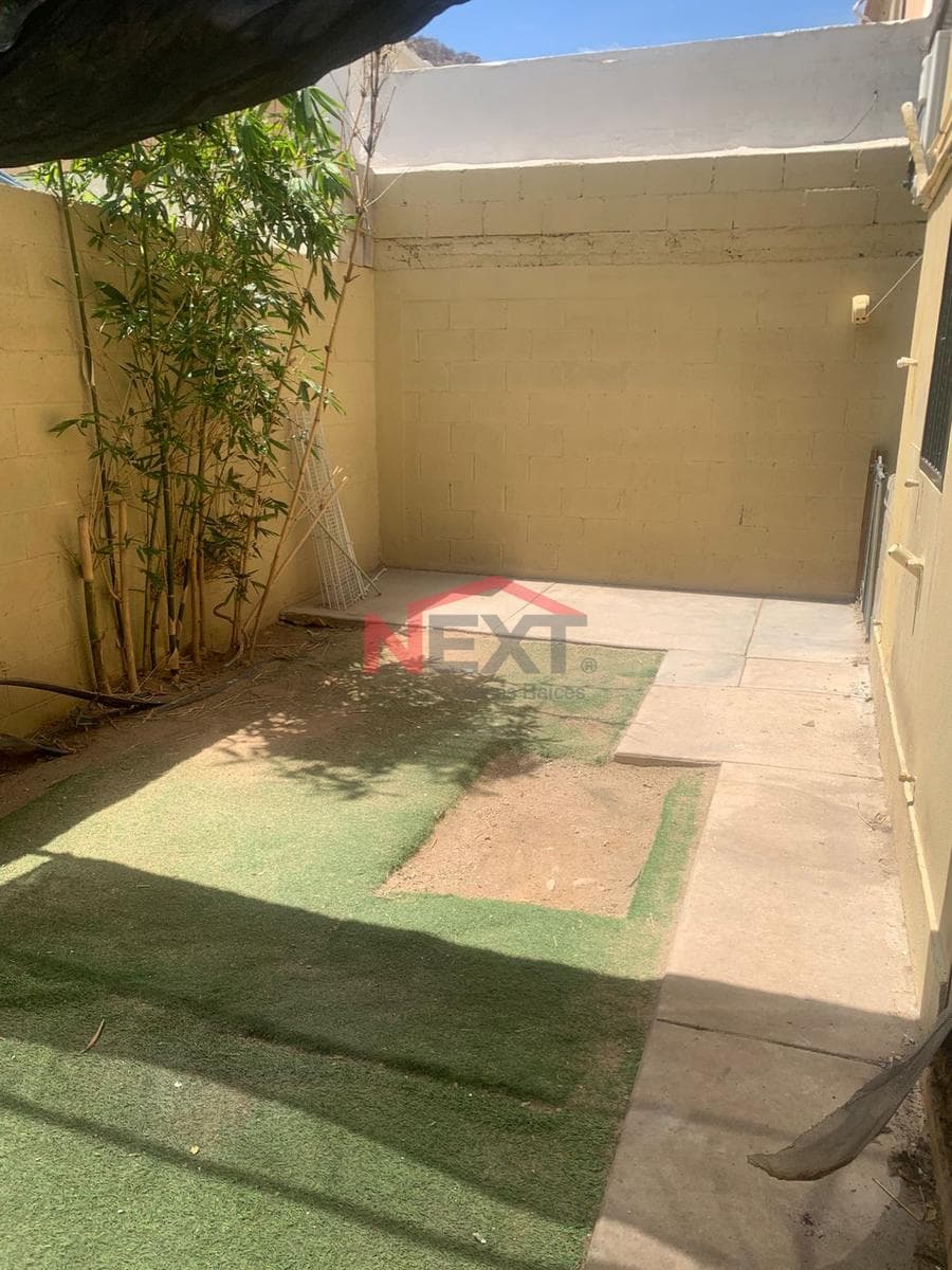 HOUSE FOR SALE IN LOS ENCINOS II NEIGHBORHOOD