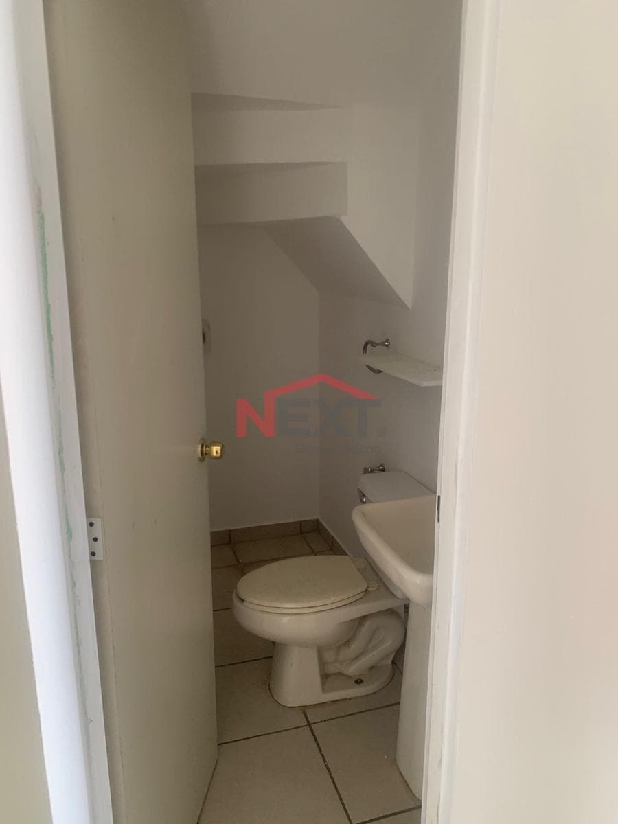 HOUSE FOR SALE IN LOS ENCINOS II NEIGHBORHOOD