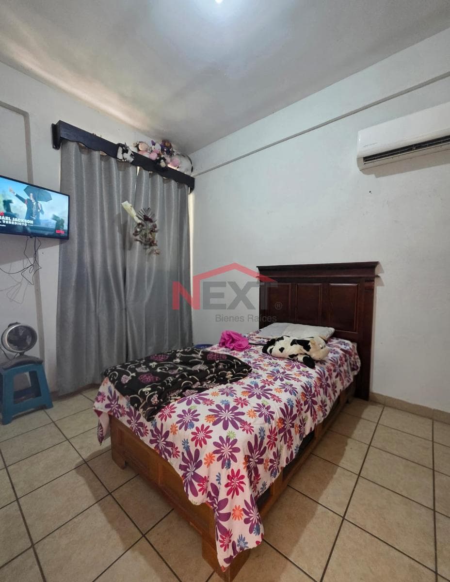 HOUSE FOR SALE IN THE VILLA DEL REAL NEIGHBORHOOD