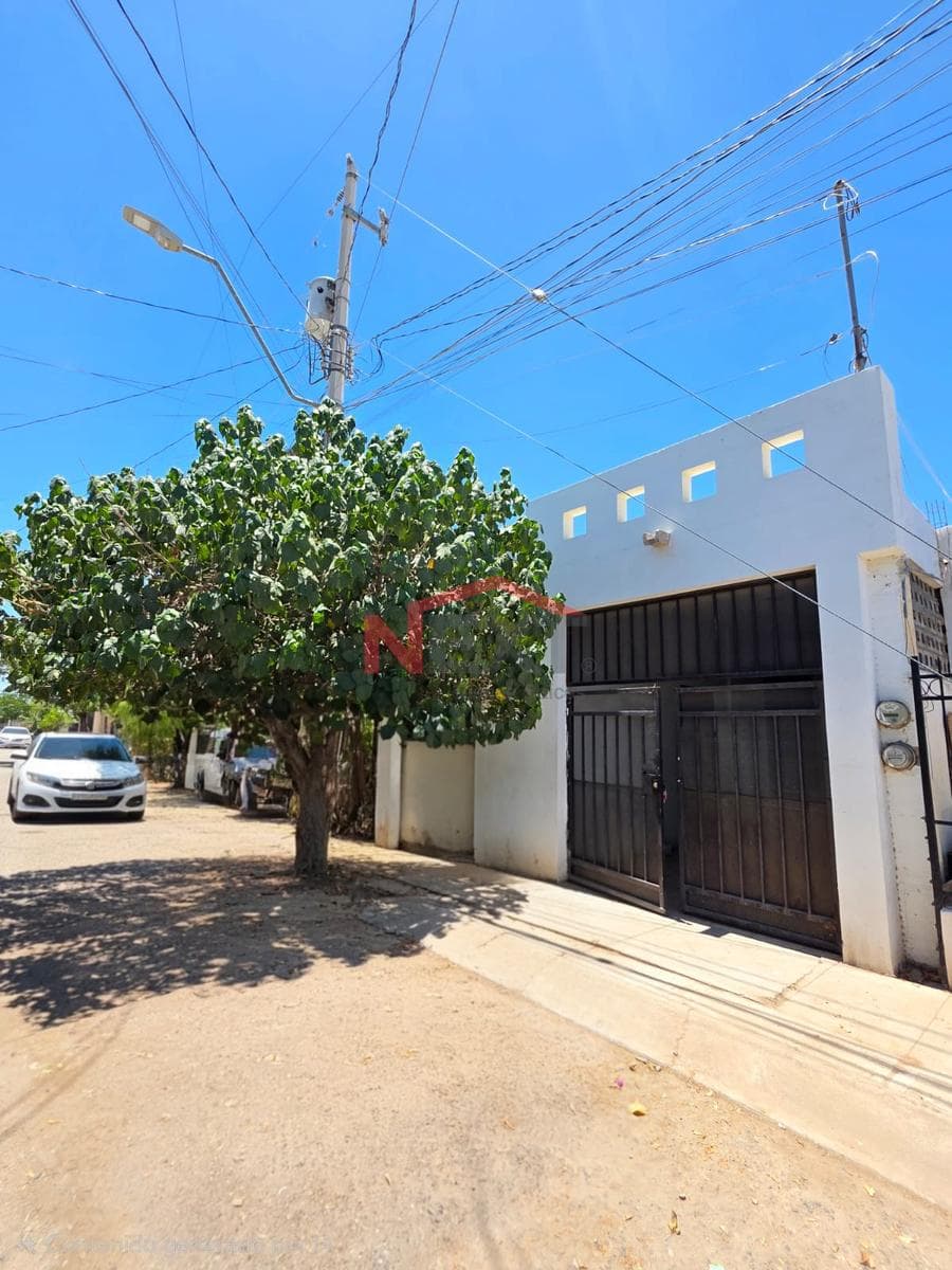 HOUSE FOR SALE IN THE VILLA DEL REAL NEIGHBORHOOD