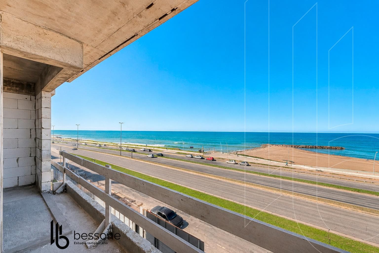 OCEAN-VIEW APARTMENT IN POZO, MAR DEL PLATA