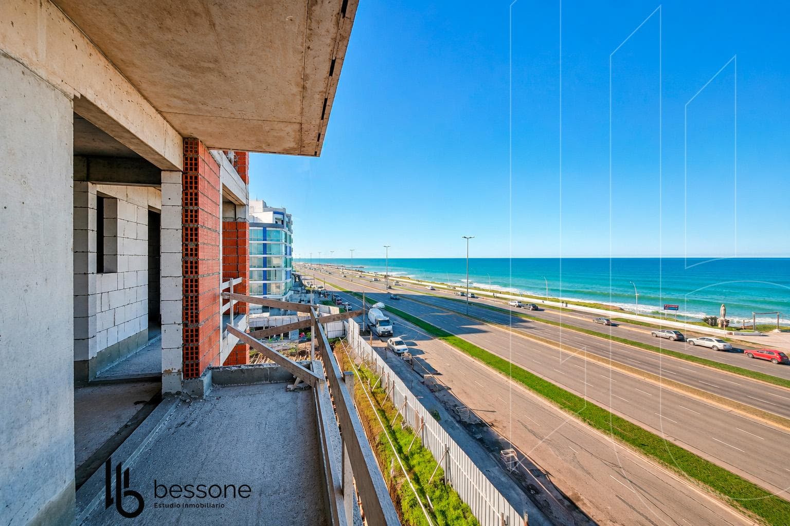 OCEAN-VIEW APARTMENT IN POZO, MAR DEL PLATA