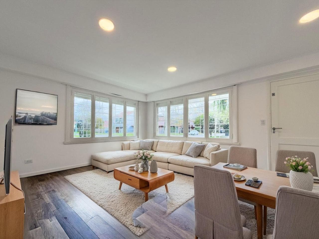 For Sale - 4-Room House, Fully Renovated - Patio with Grill - Garage and Treadmill - Luro Park