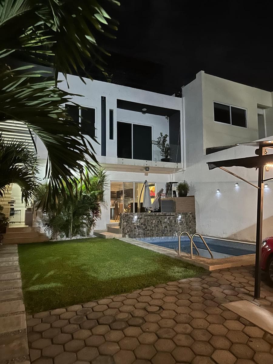 House - Burgos Subdivision, Casa Blanca Section