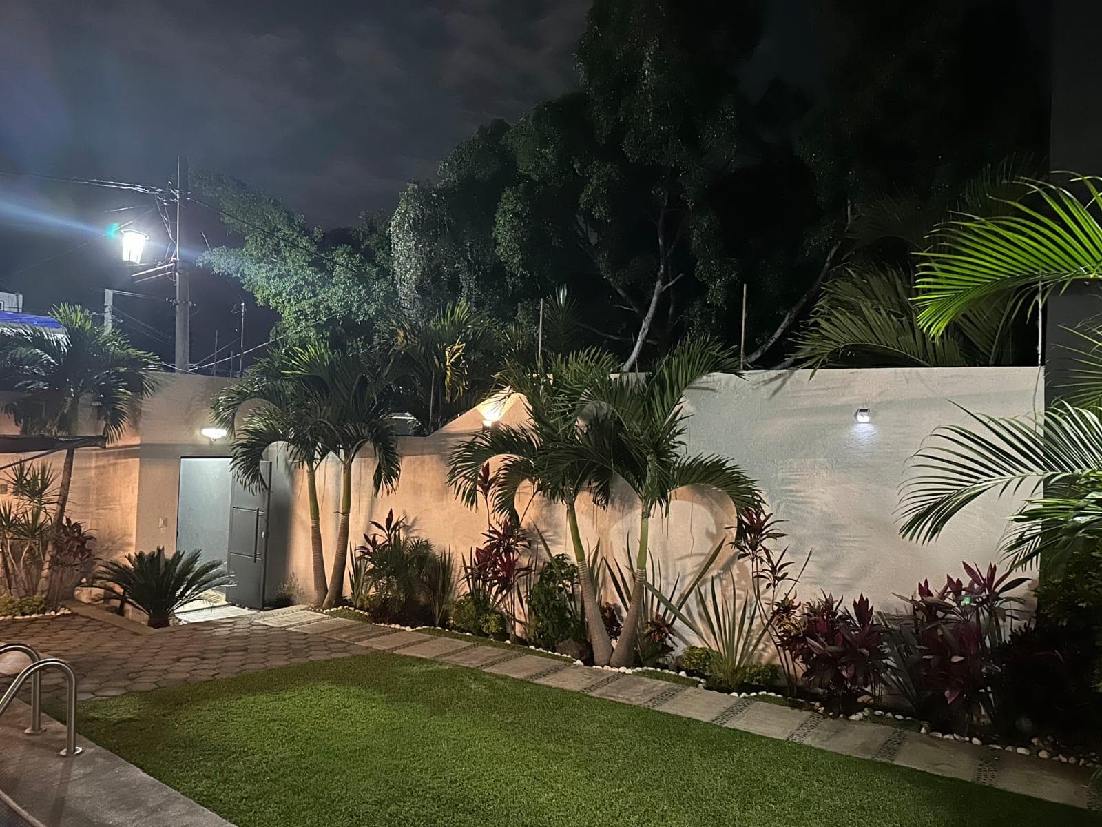 House - Burgos Subdivision, Casa Blanca Section