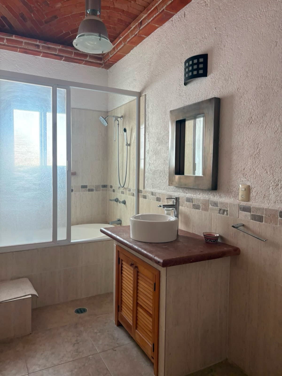 HOUSE FOR SALE AT THE TEQUISQUIAPAN GOLF CLUB, NEXT TO THE FAIRWAY