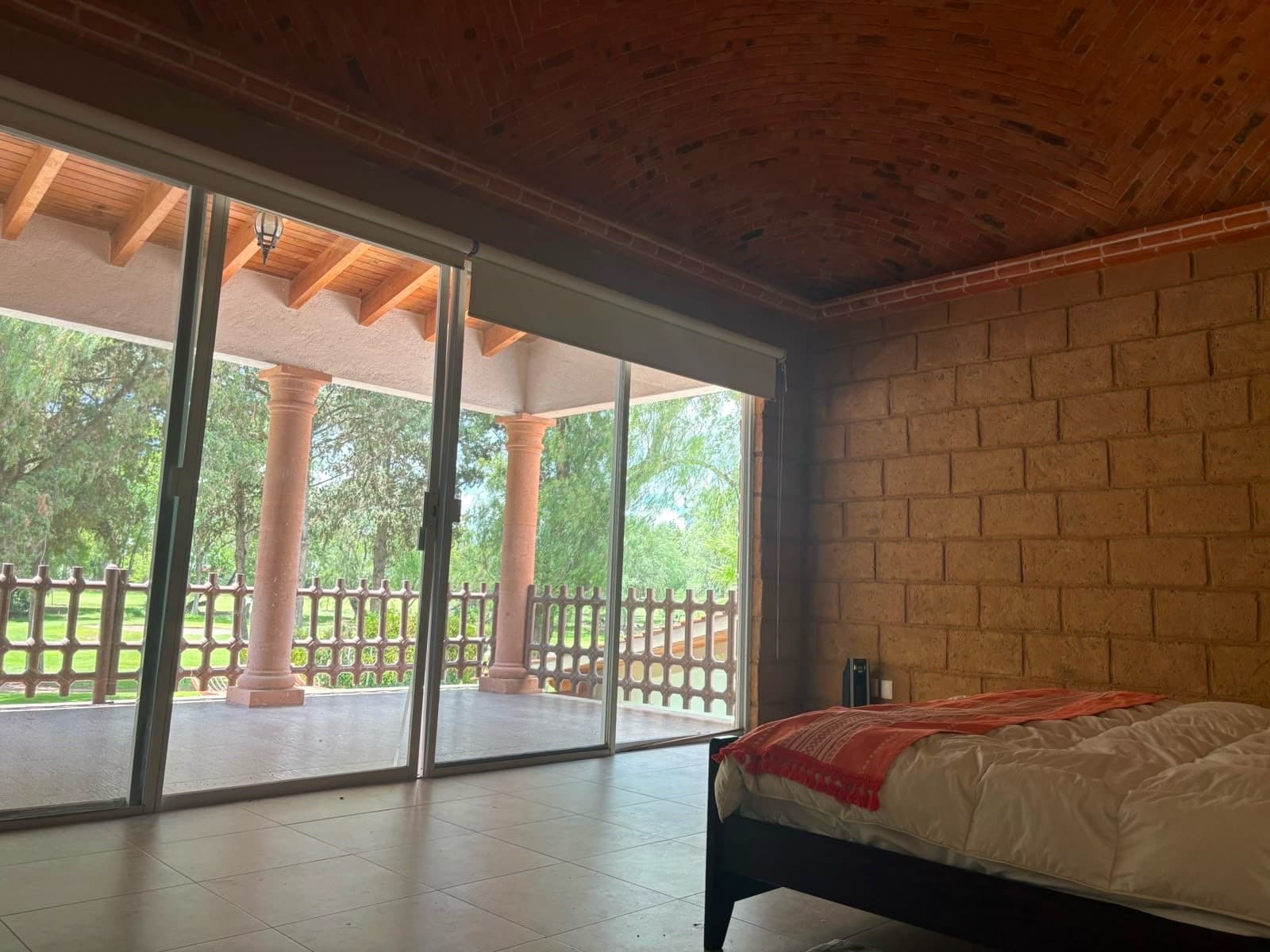 HOUSE FOR SALE AT THE TEQUISQUIAPAN GOLF CLUB, NEXT TO THE FAIRWAY