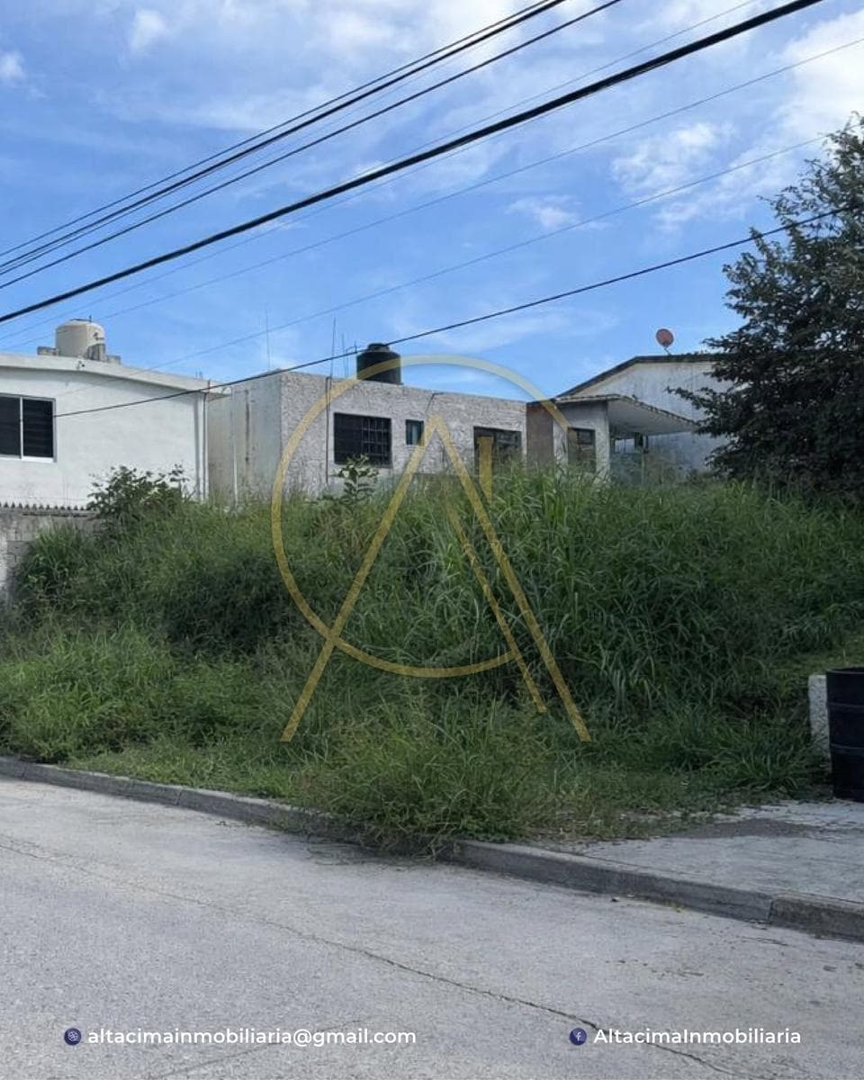 Lot in the Lomas Del Chairel Subdivision