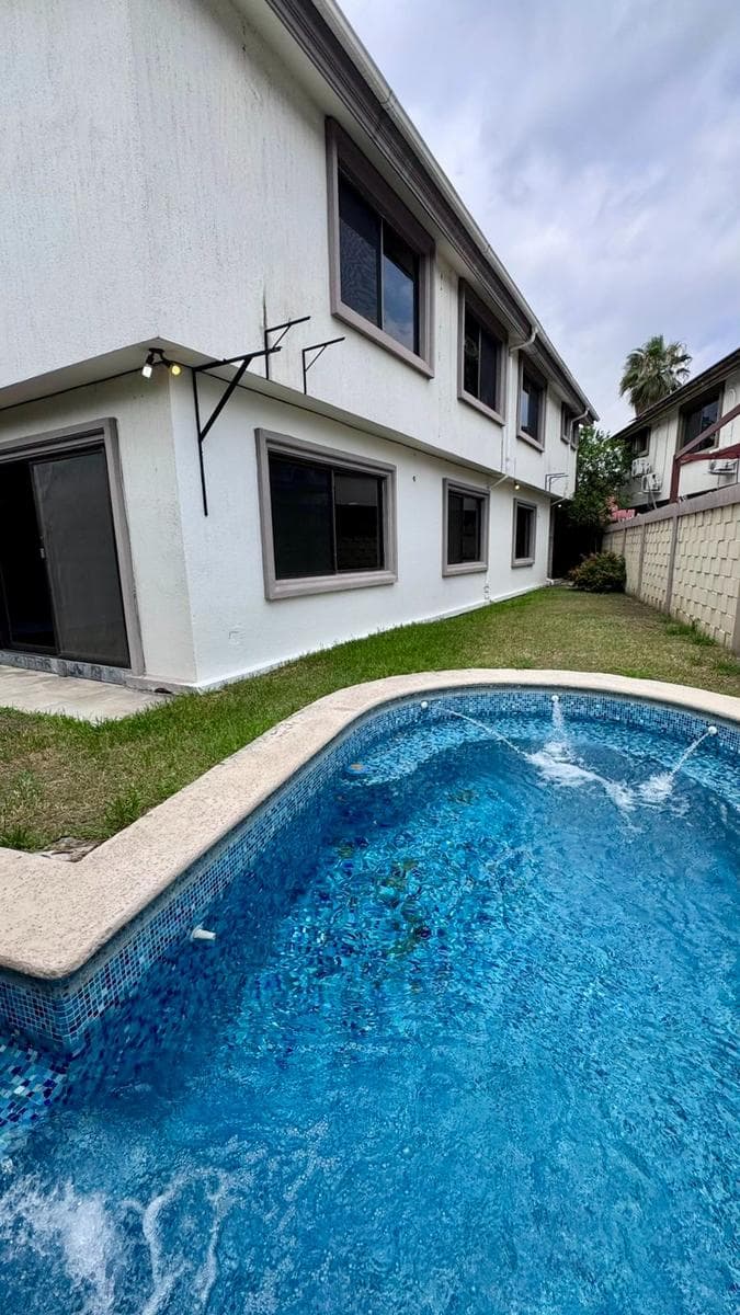 HOUSE FOR RENT IN FUENTES DEL VALLE