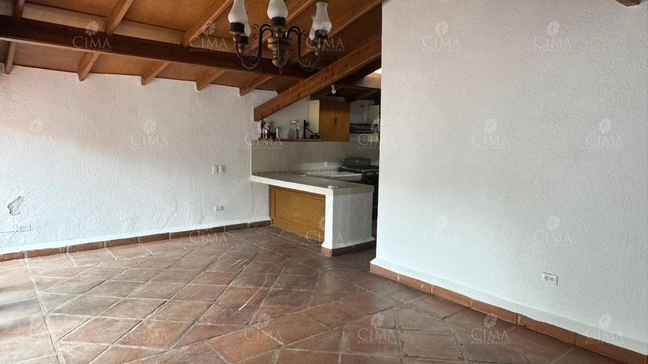 Casa en Venta en Santa María Ahuacatitlán - V405