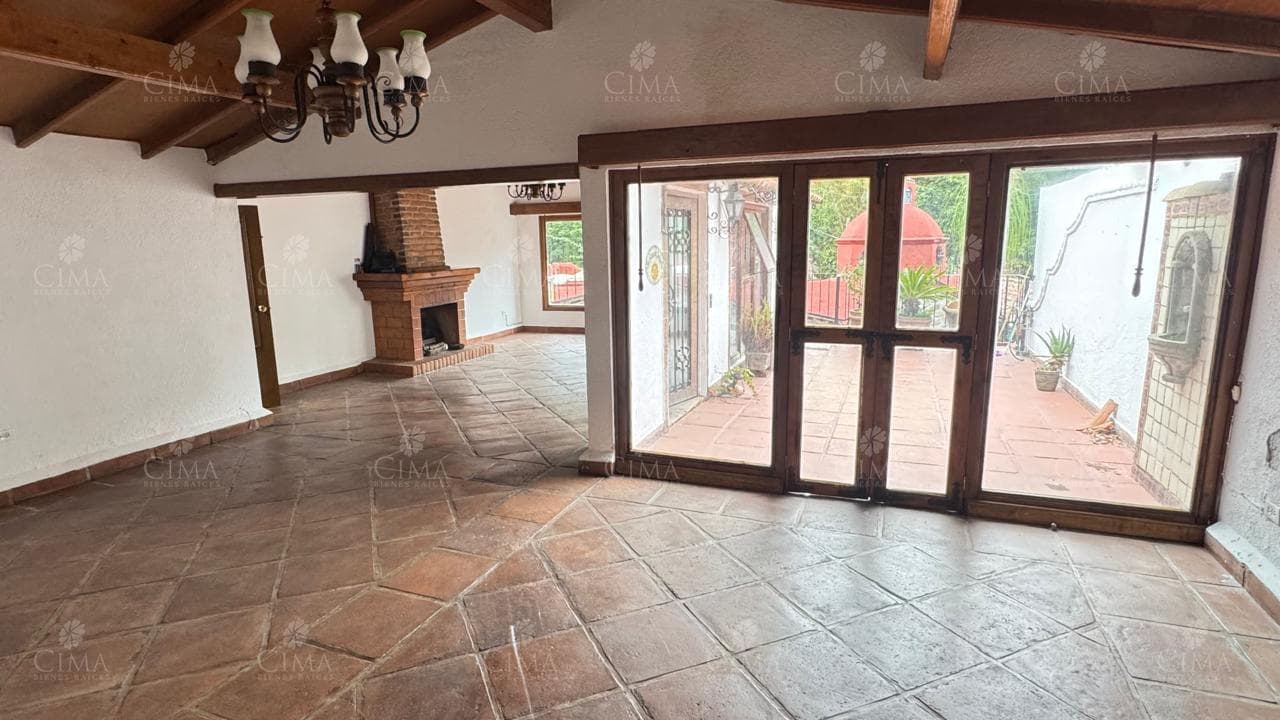 Casa en Venta en Santa María Ahuacatitlán - V405