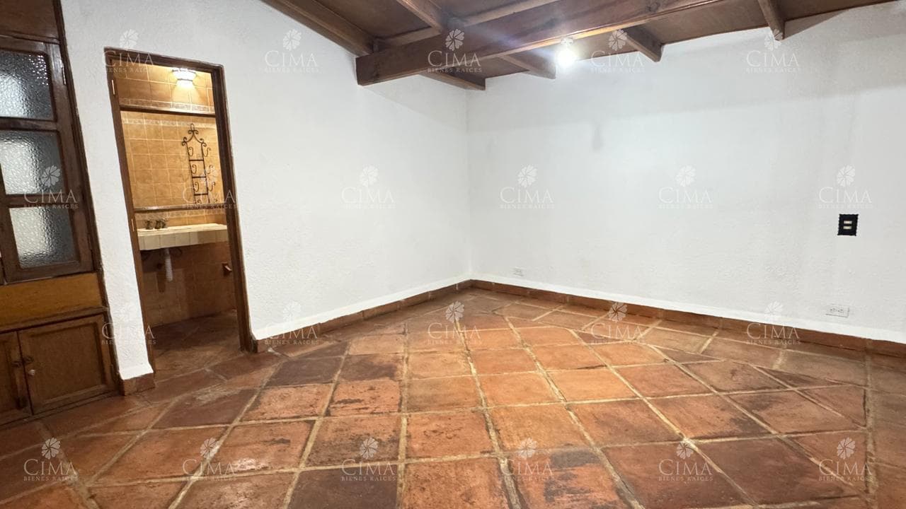 Casa en Venta en Santa María Ahuacatitlán - V405