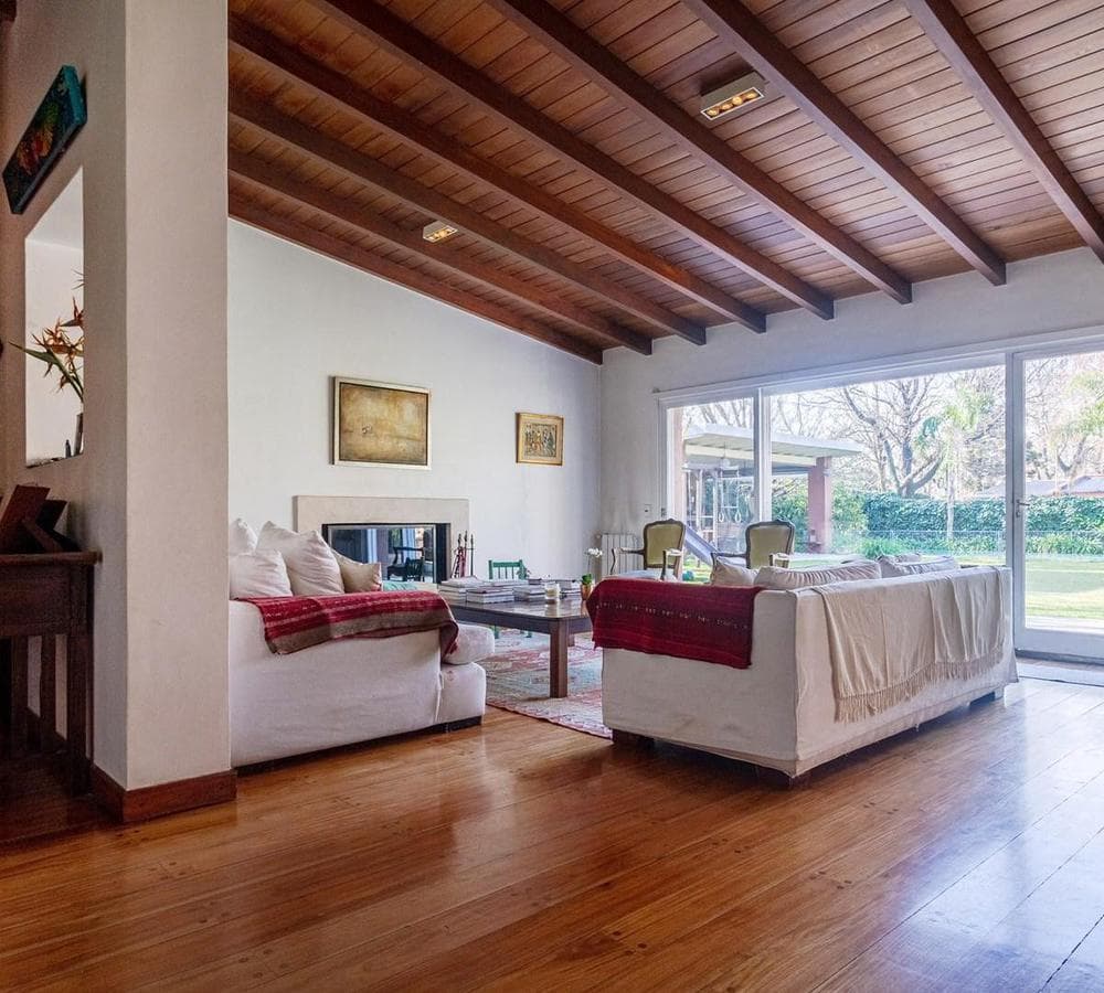 Spectacular House for Sale in Lomas Jockey - San Isidro
