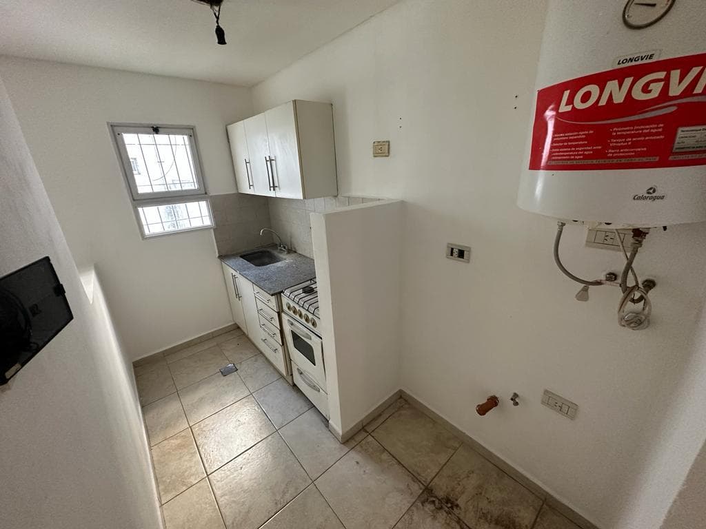 For Rent | Beautiful 2-Room Apartment with Uncovered Parking Space in Downtown Moreno (North Side) — On Rivadavia Street in the 300s