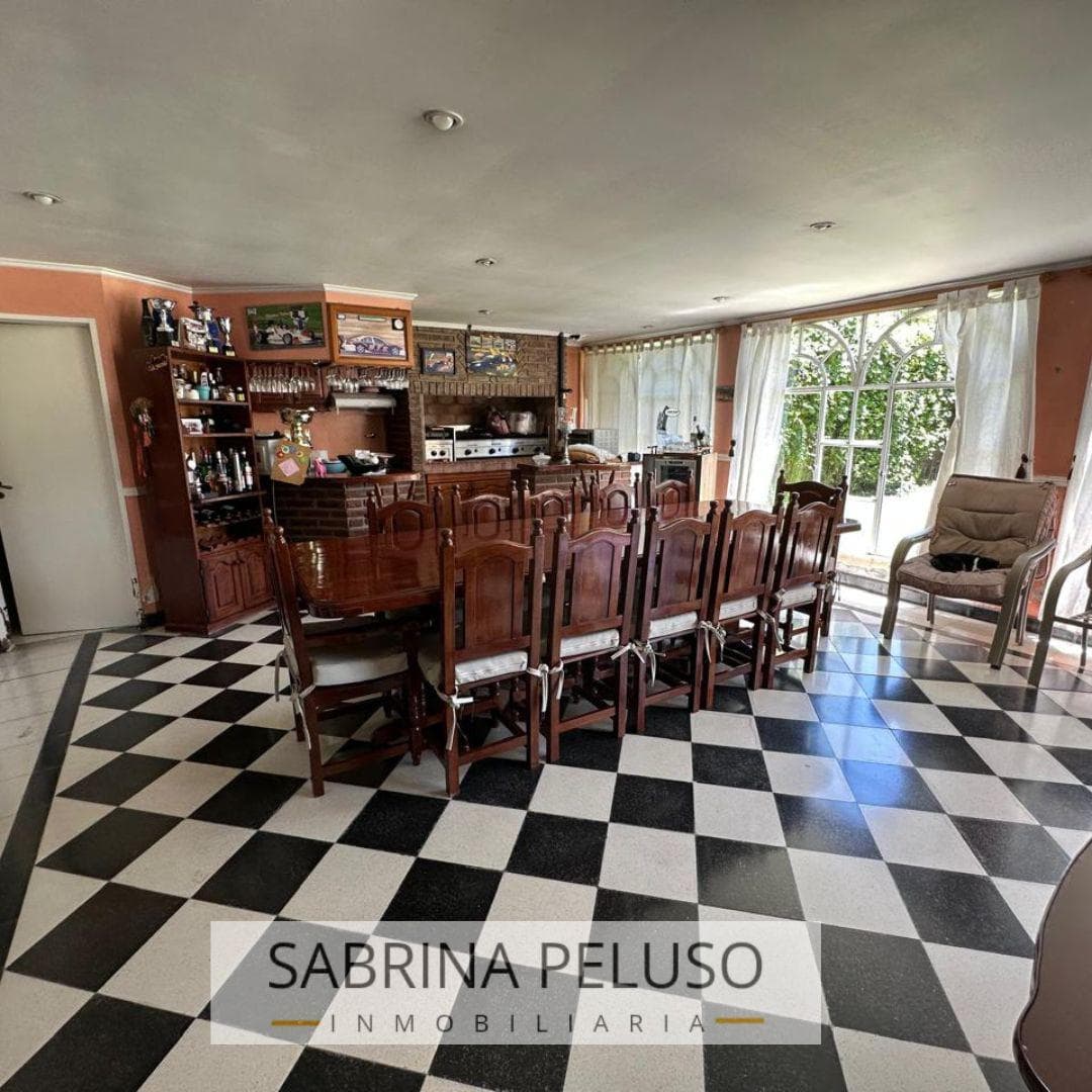 6-room house for sale in Ituzaingó