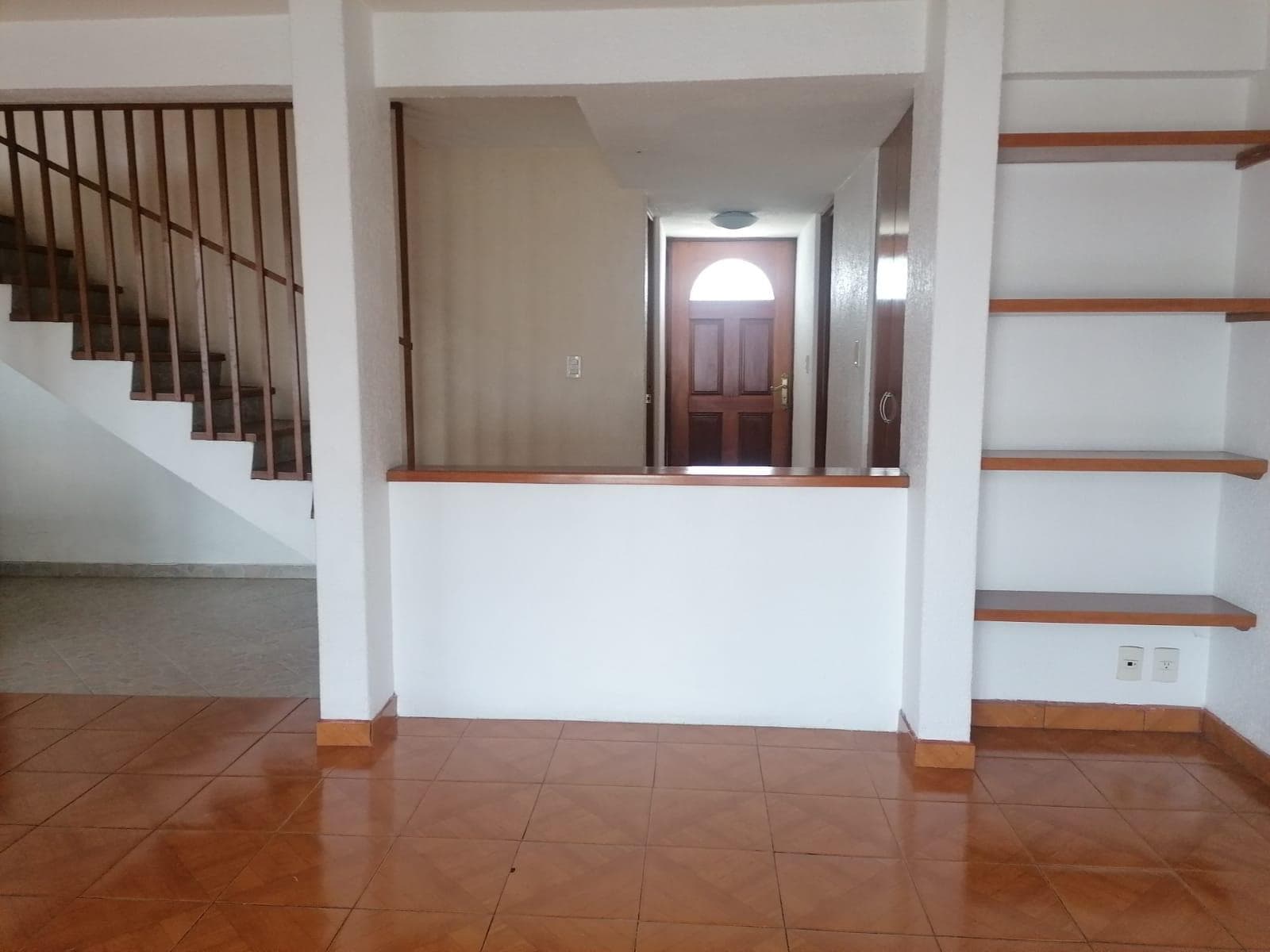 FOR SALE/RENT: HOUSE IN COLINA DE LAS TERMAS, BOULEVARES