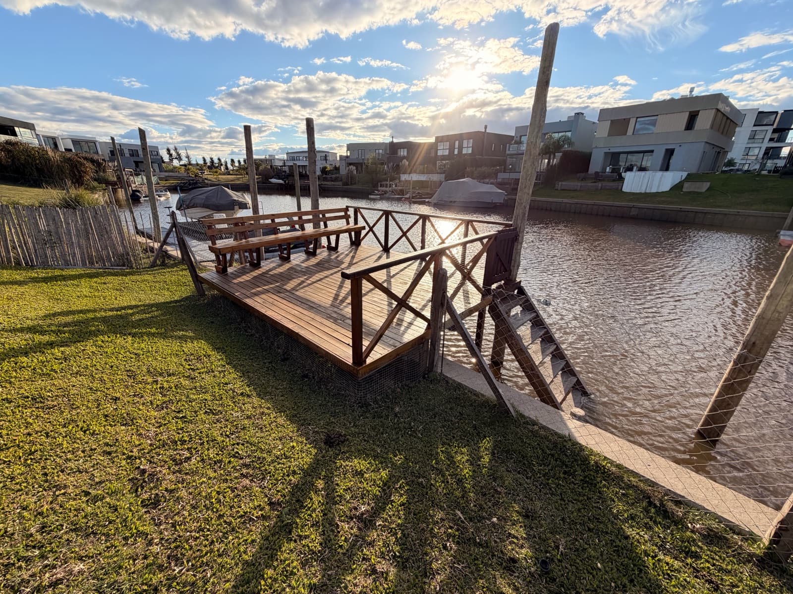 House for Sale and Rent with River Mooring in the Canal Villanueva Tigre Nautical Neighborhood