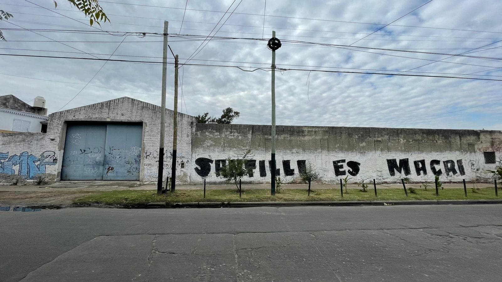 Warehouse with access to two streets
