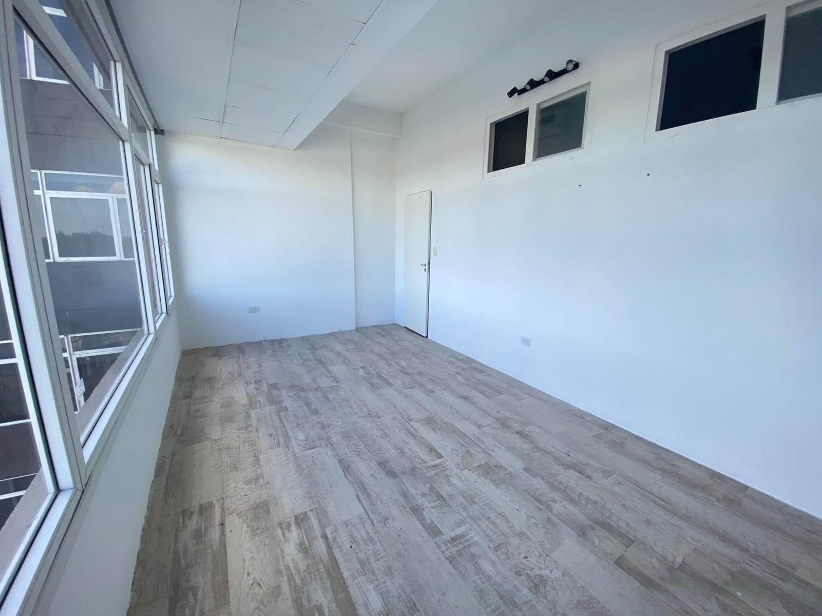 Office for Sale with Included Parking Space - Delta Center, Rincón de Milberg
