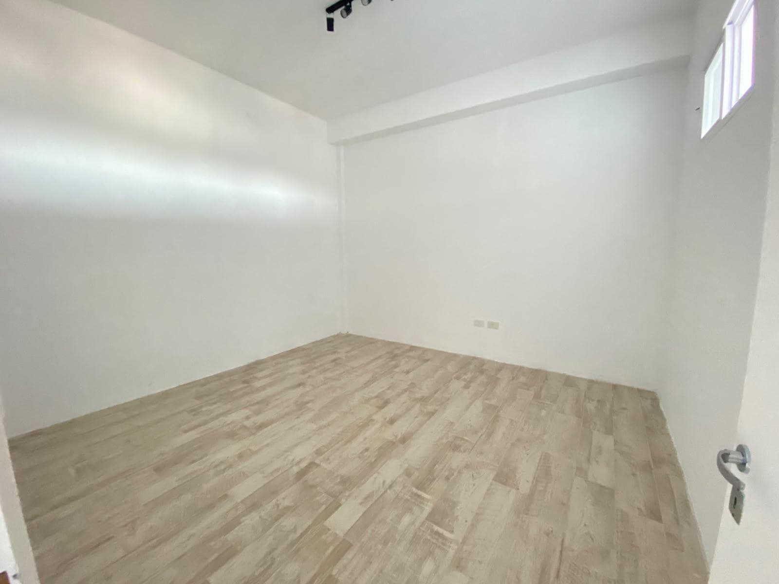 Office for Sale with Included Parking Space - Delta Center, Rincón de Milberg