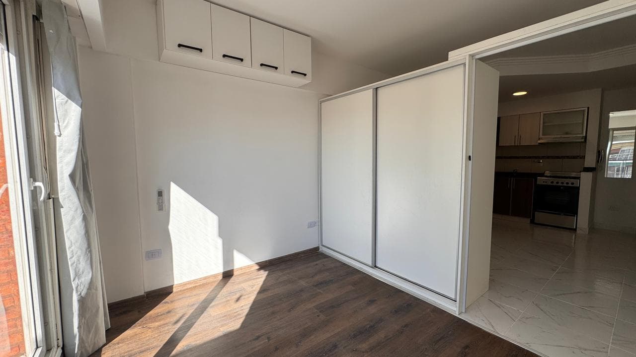 One-room apartment with a partition in Villa Crespo