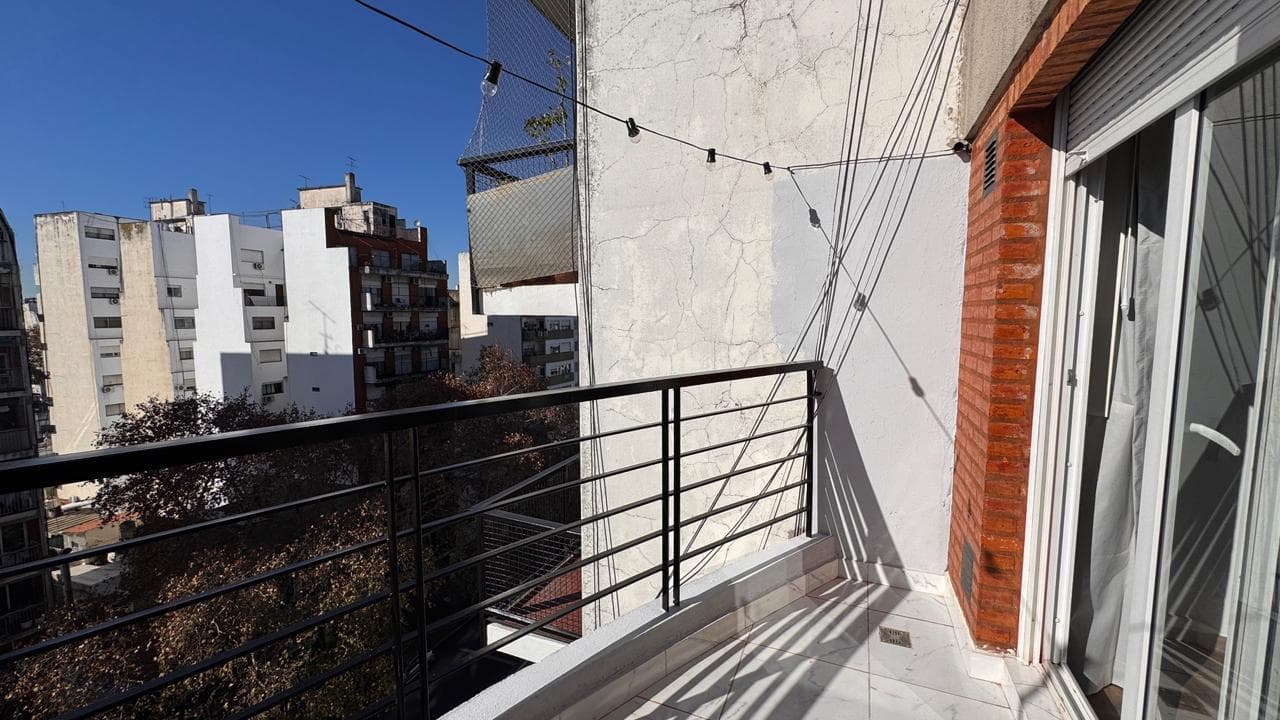 One-room apartment with a partition in Villa Crespo