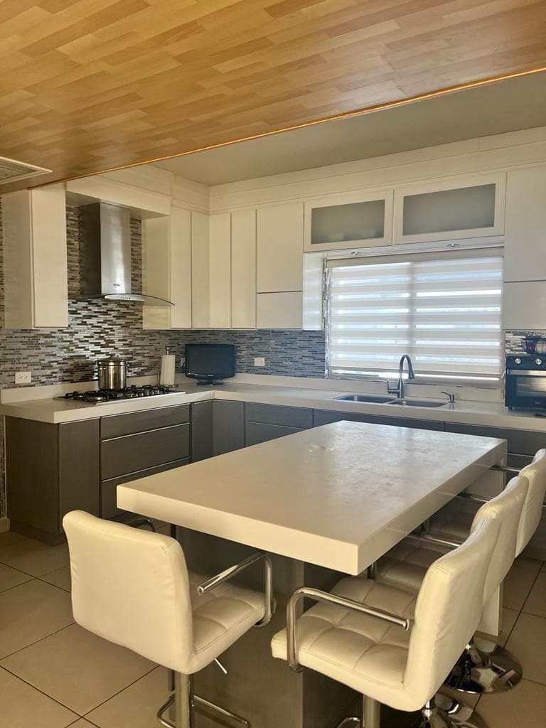 House for sale in the charming residential neighborhood. West of Hermosillo