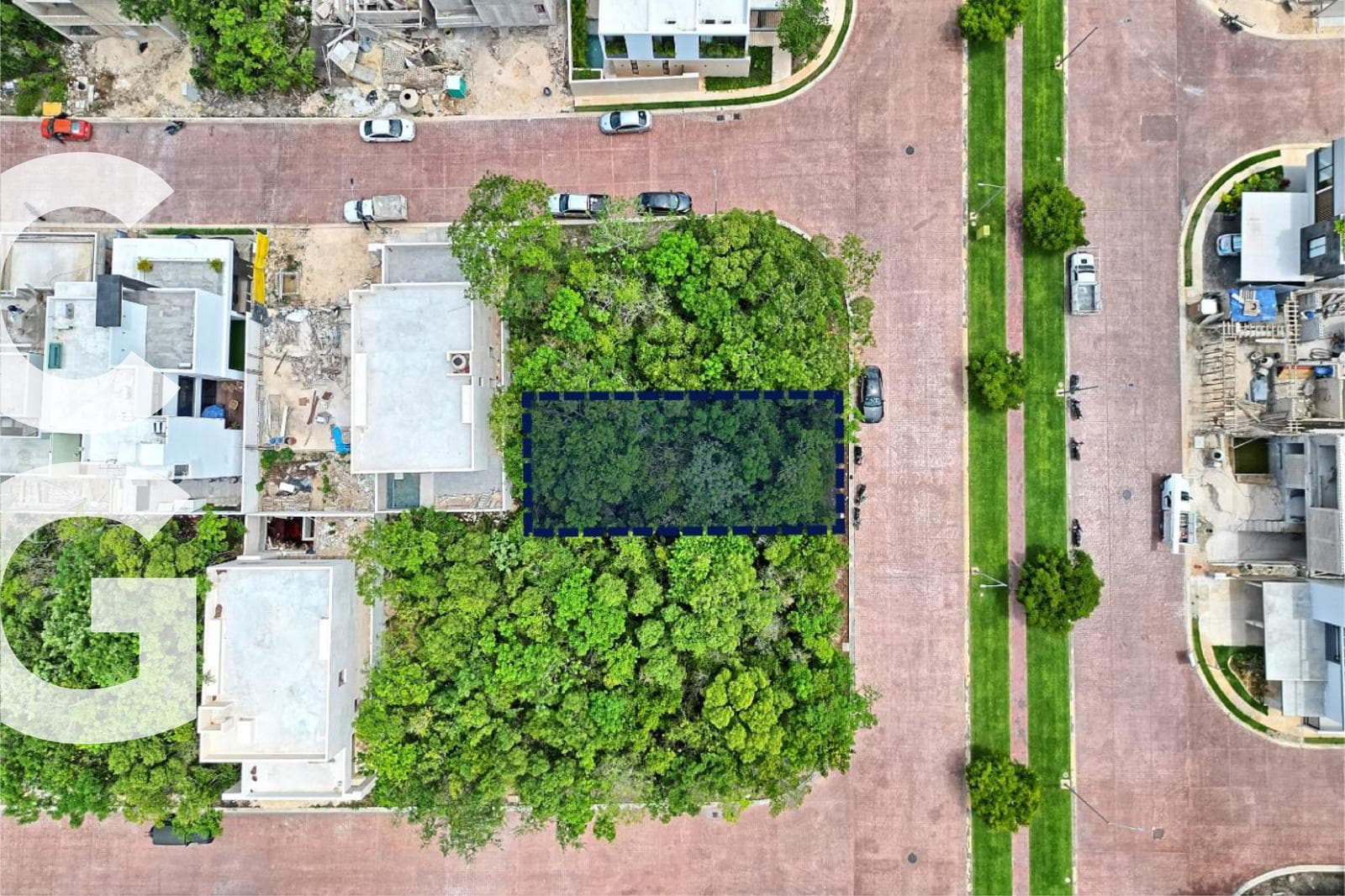 Land for Sale in Cancun in the Vía Cumbres Residential Complex with an Excellent Location