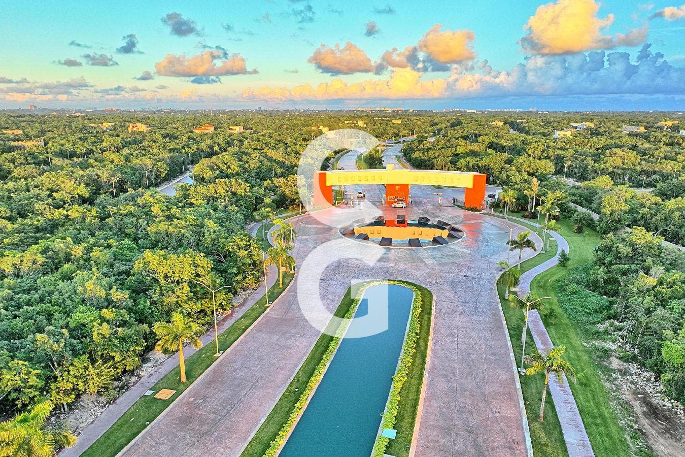 Land for Sale in Cancun in the Vía Cumbres Residential Complex with an Excellent Location