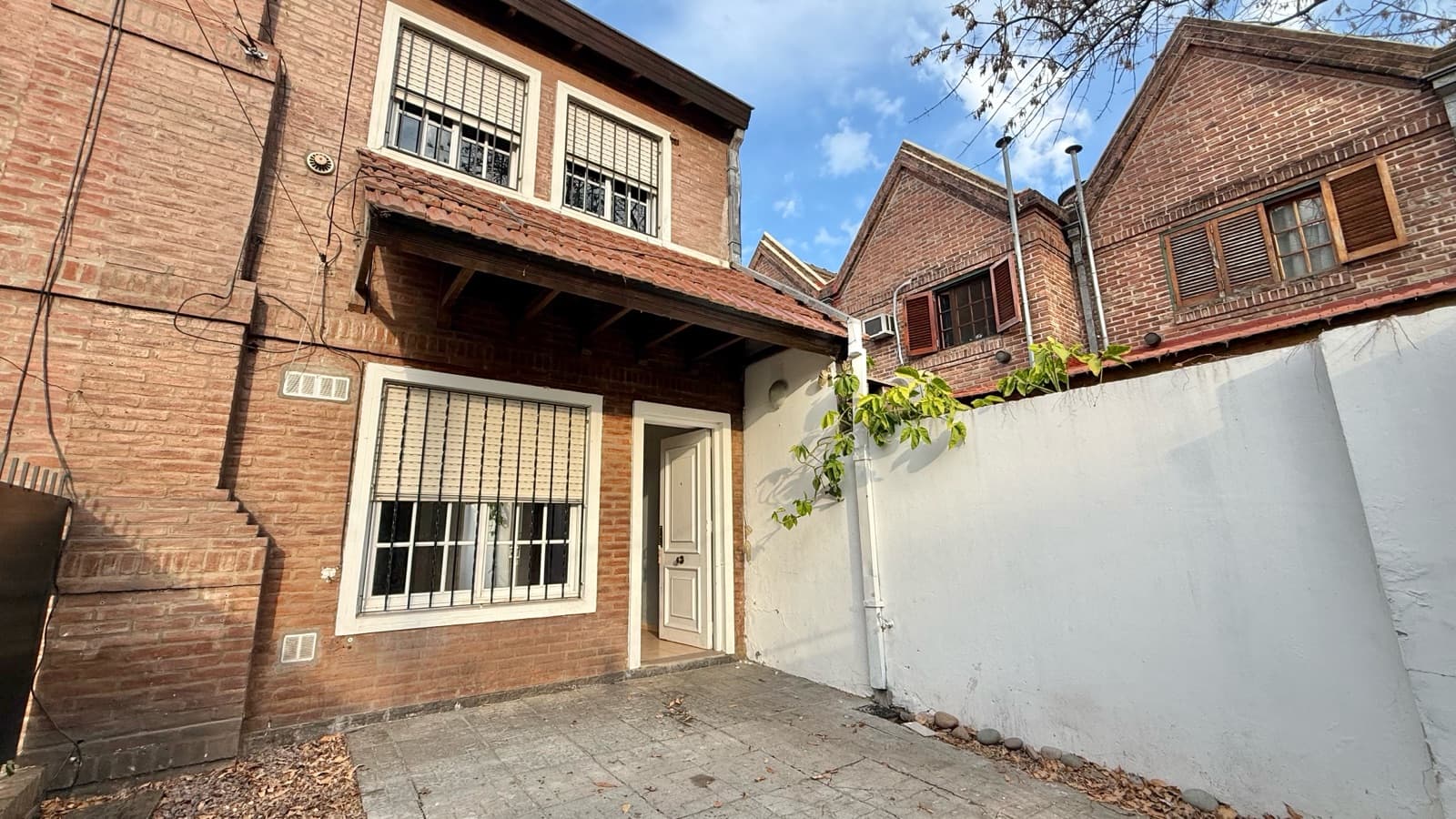 3-Bedroom Duplex with Garage for Sale in Padua