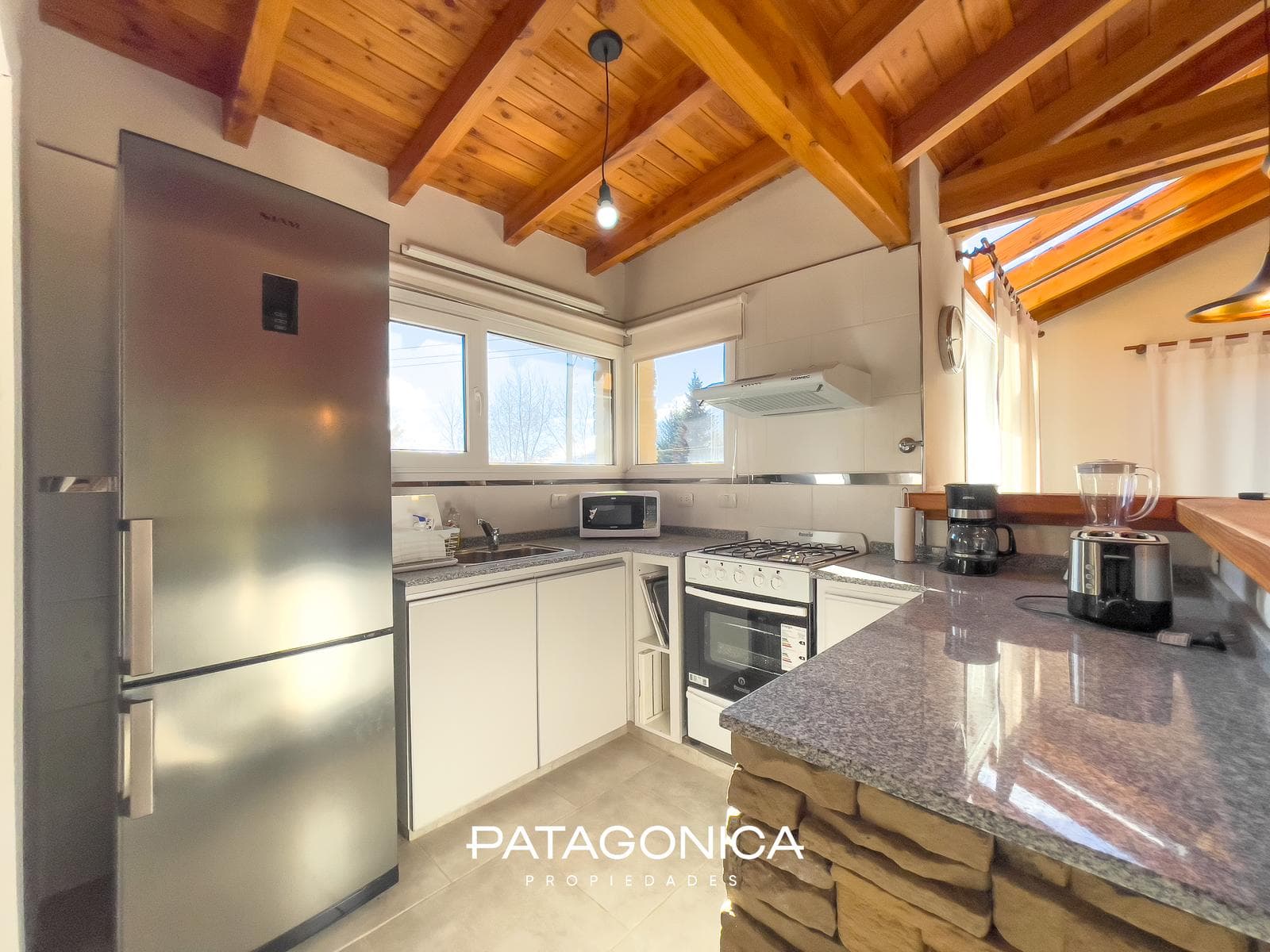 FOR SALE: 126 m² HOUSE, FULLY FURNISHED, WITH VIEWS OF THE HILLS AND A PARTIAL VIEW OF LAGO CORRENTOSO, VILLA LA ANGOSTURA