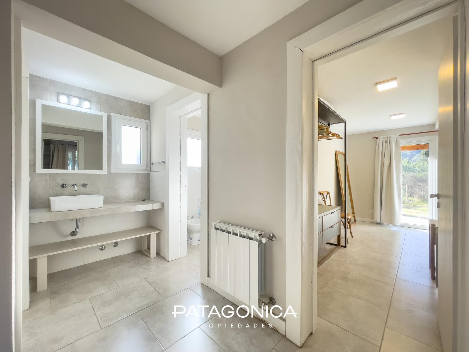 FOR SALE: 126 m² HOUSE, FULLY FURNISHED, WITH VIEWS OF THE HILLS AND A PARTIAL VIEW OF LAGO CORRENTOSO, VILLA LA ANGOSTURA