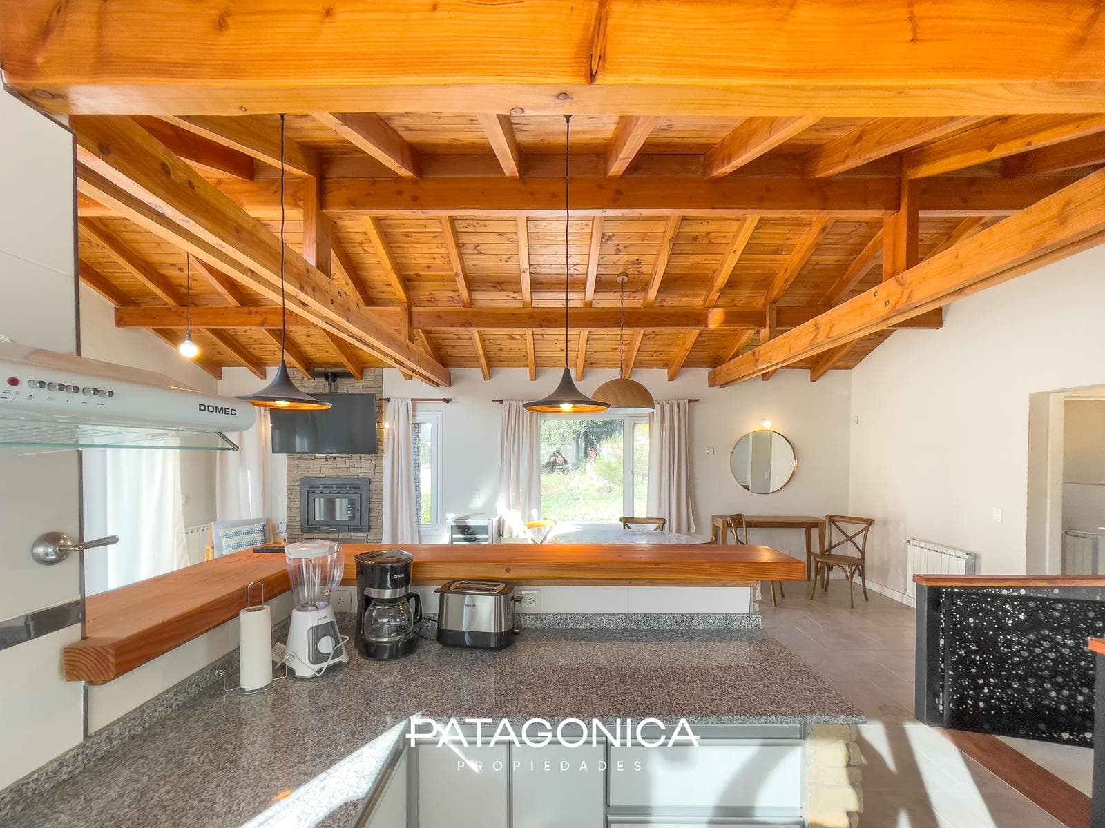 FOR SALE: 126 m² HOUSE, FULLY FURNISHED, WITH VIEWS OF THE HILLS AND A PARTIAL VIEW OF LAGO CORRENTOSO, VILLA LA ANGOSTURA