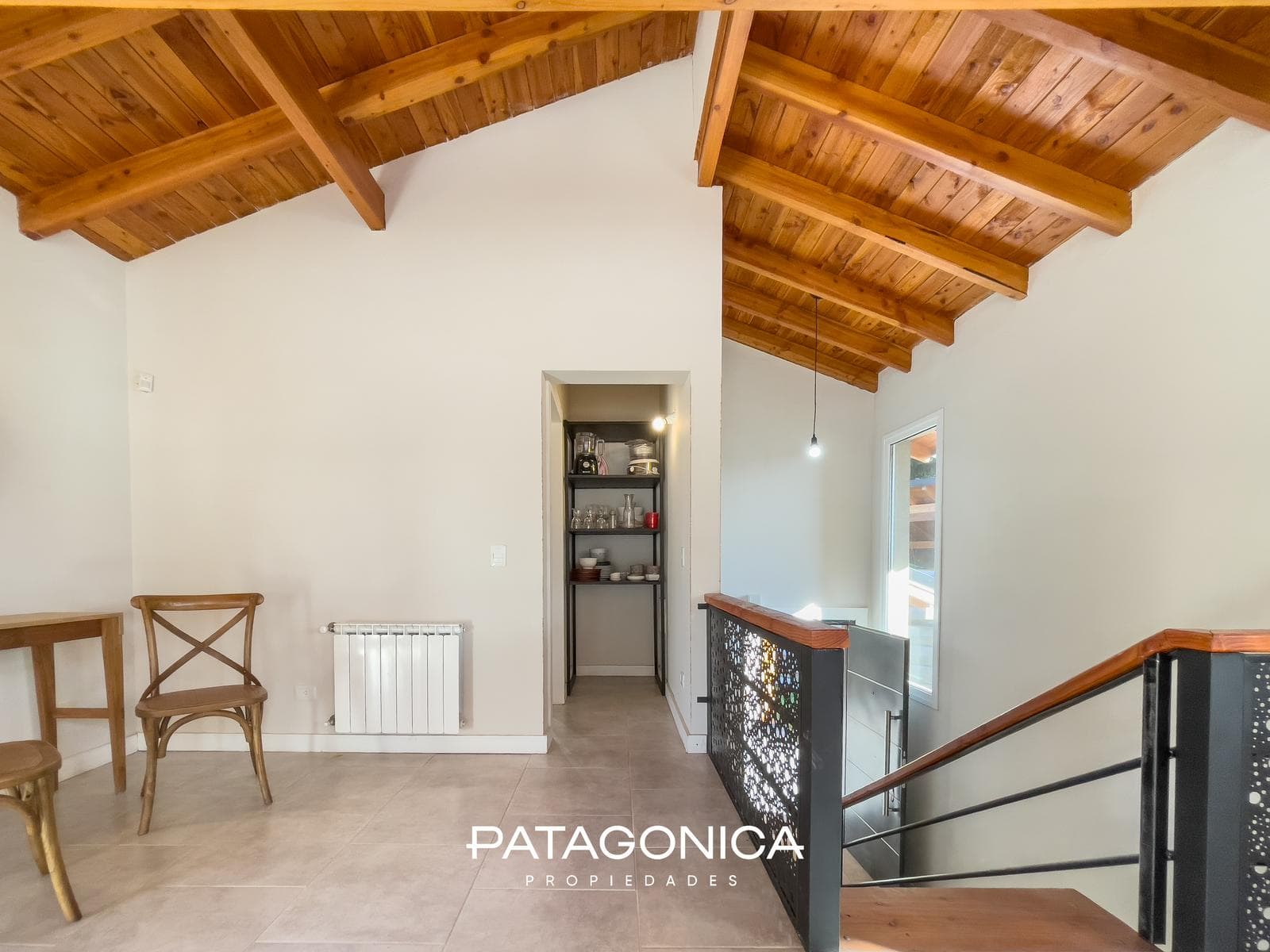 FOR SALE: 126 m² HOUSE, FULLY FURNISHED, WITH VIEWS OF THE HILLS AND A PARTIAL VIEW OF LAGO CORRENTOSO, VILLA LA ANGOSTURA