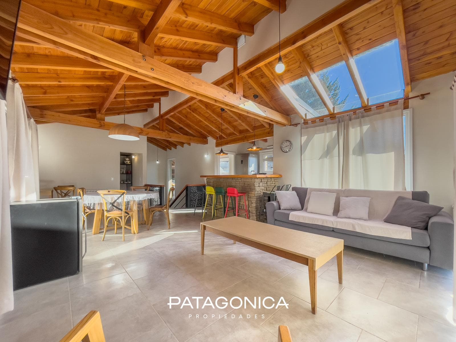 FOR SALE: 126 m² HOUSE, FULLY FURNISHED, WITH VIEWS OF THE HILLS AND A PARTIAL VIEW OF LAGO CORRENTOSO, VILLA LA ANGOSTURA