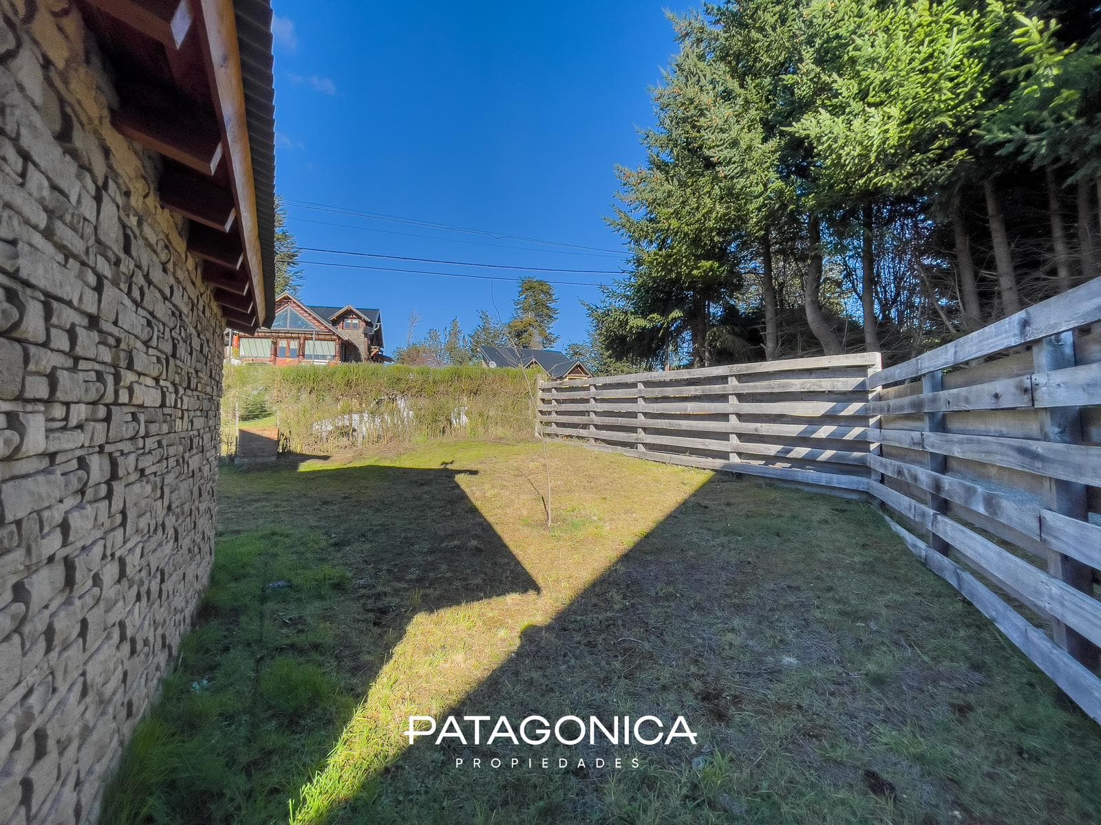 FOR SALE: 126 m² HOUSE, FULLY FURNISHED, WITH VIEWS OF THE HILLS AND A PARTIAL VIEW OF LAGO CORRENTOSO, VILLA LA ANGOSTURA