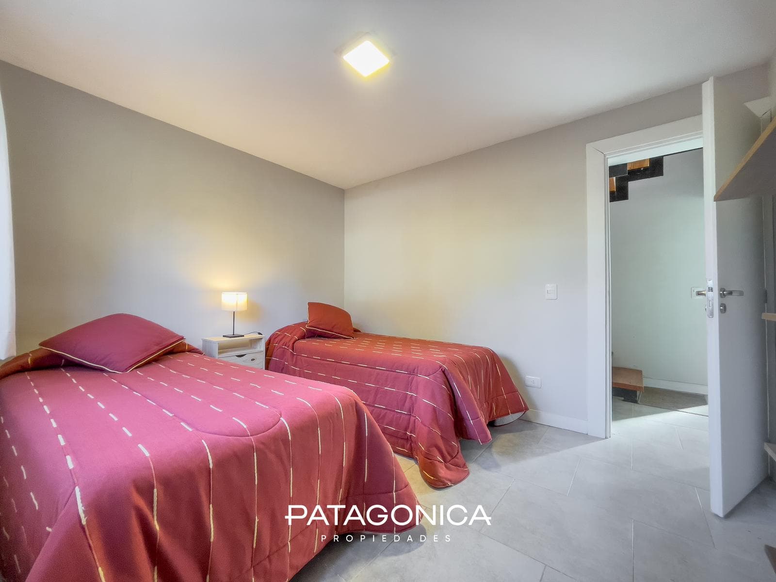 FOR SALE: 126 m² HOUSE, FULLY FURNISHED, WITH VIEWS OF THE HILLS AND A PARTIAL VIEW OF LAGO CORRENTOSO, VILLA LA ANGOSTURA