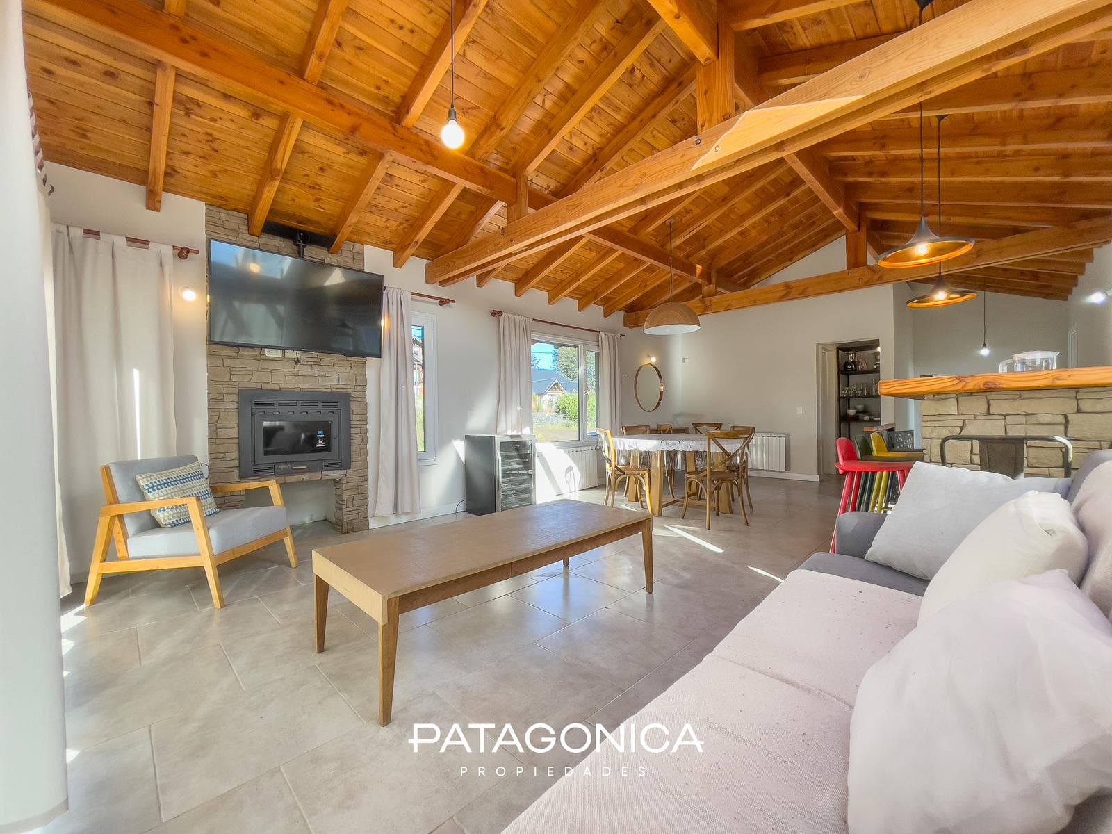 FOR SALE: 126 m² HOUSE, FULLY FURNISHED, WITH VIEWS OF THE HILLS AND A PARTIAL VIEW OF LAGO CORRENTOSO, VILLA LA ANGOSTURA