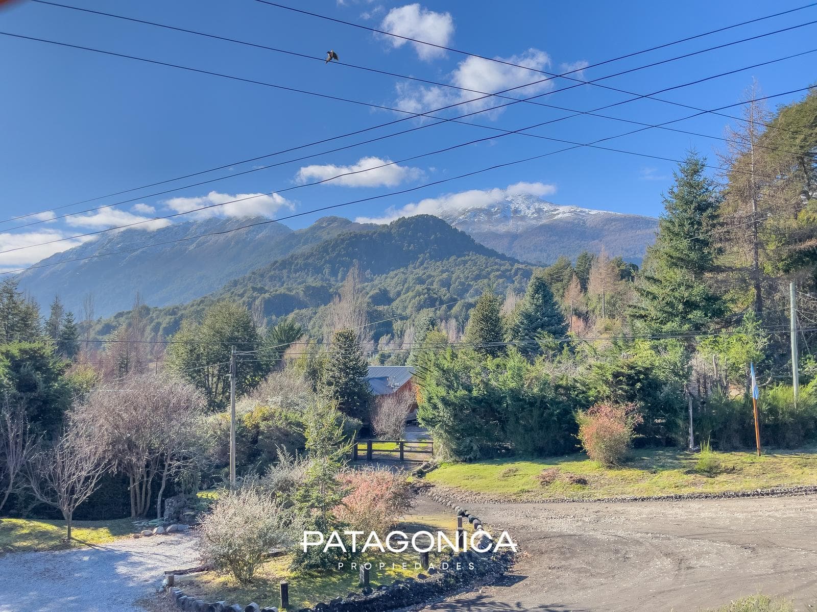FOR SALE: 126 m² HOUSE, FULLY FURNISHED, WITH VIEWS OF THE HILLS AND A PARTIAL VIEW OF LAGO CORRENTOSO, VILLA LA ANGOSTURA