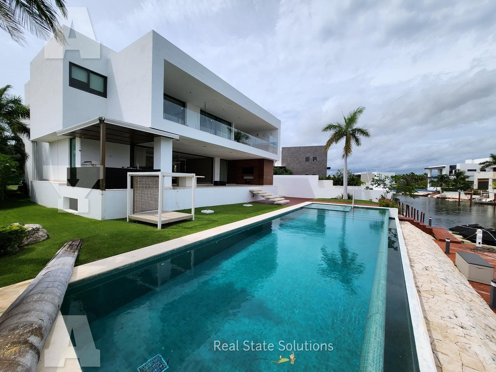 House for Sale, 5 Bedrooms, Jacuzzi, FURNISHED/FULLY EQUIPPED, Smart Home, Puerto Cancún Residential Complex.