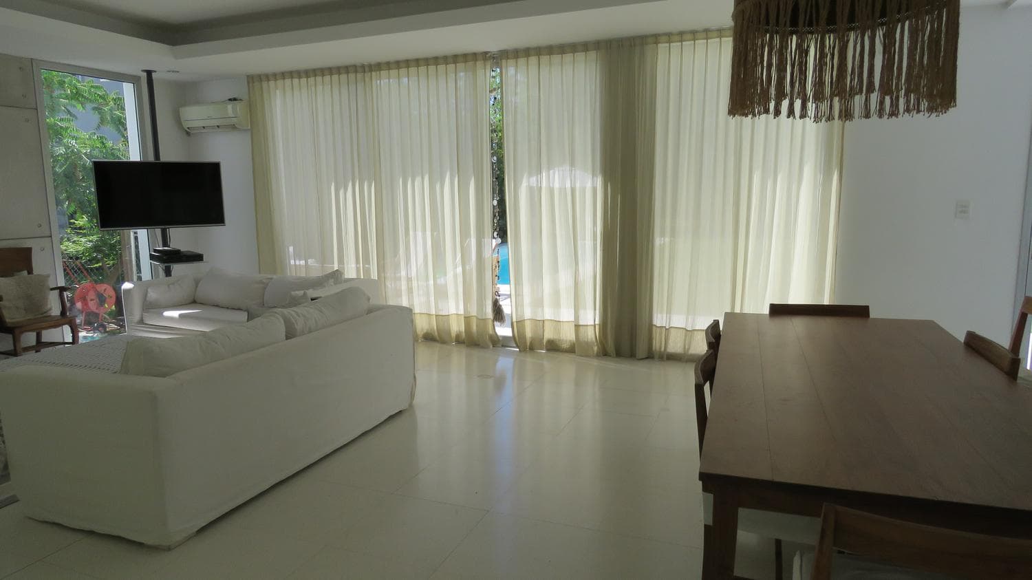 Ayres del Pilar, Panamericana 42.5 km: Short-term rental home, 3 bedrooms, park, and pool