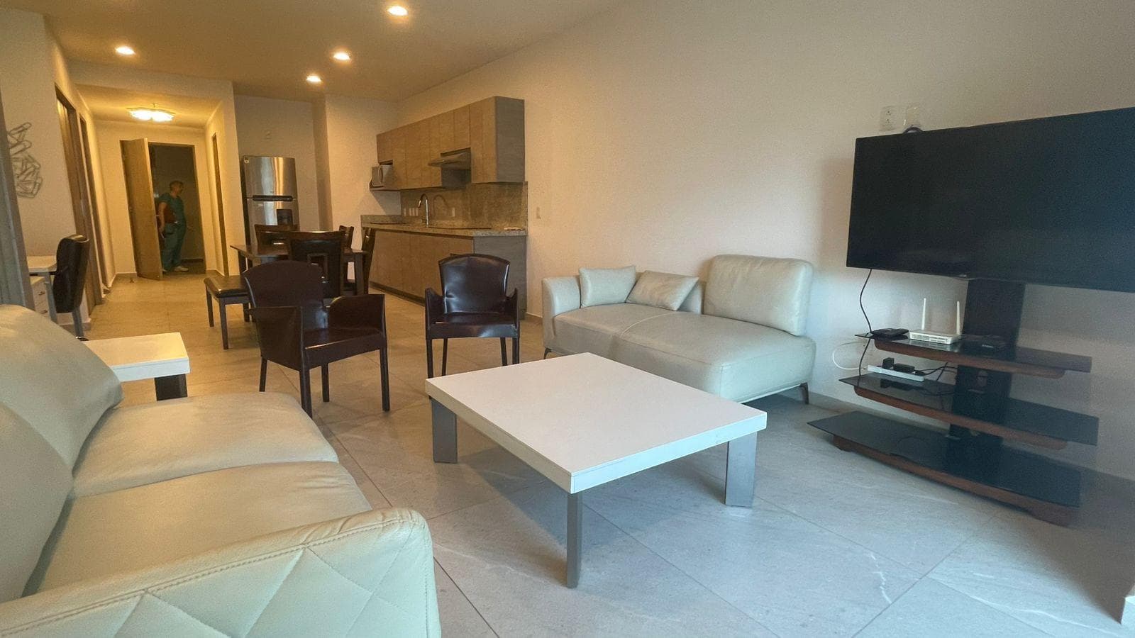 APARTMENT FOR RENT—TORRE TOP
