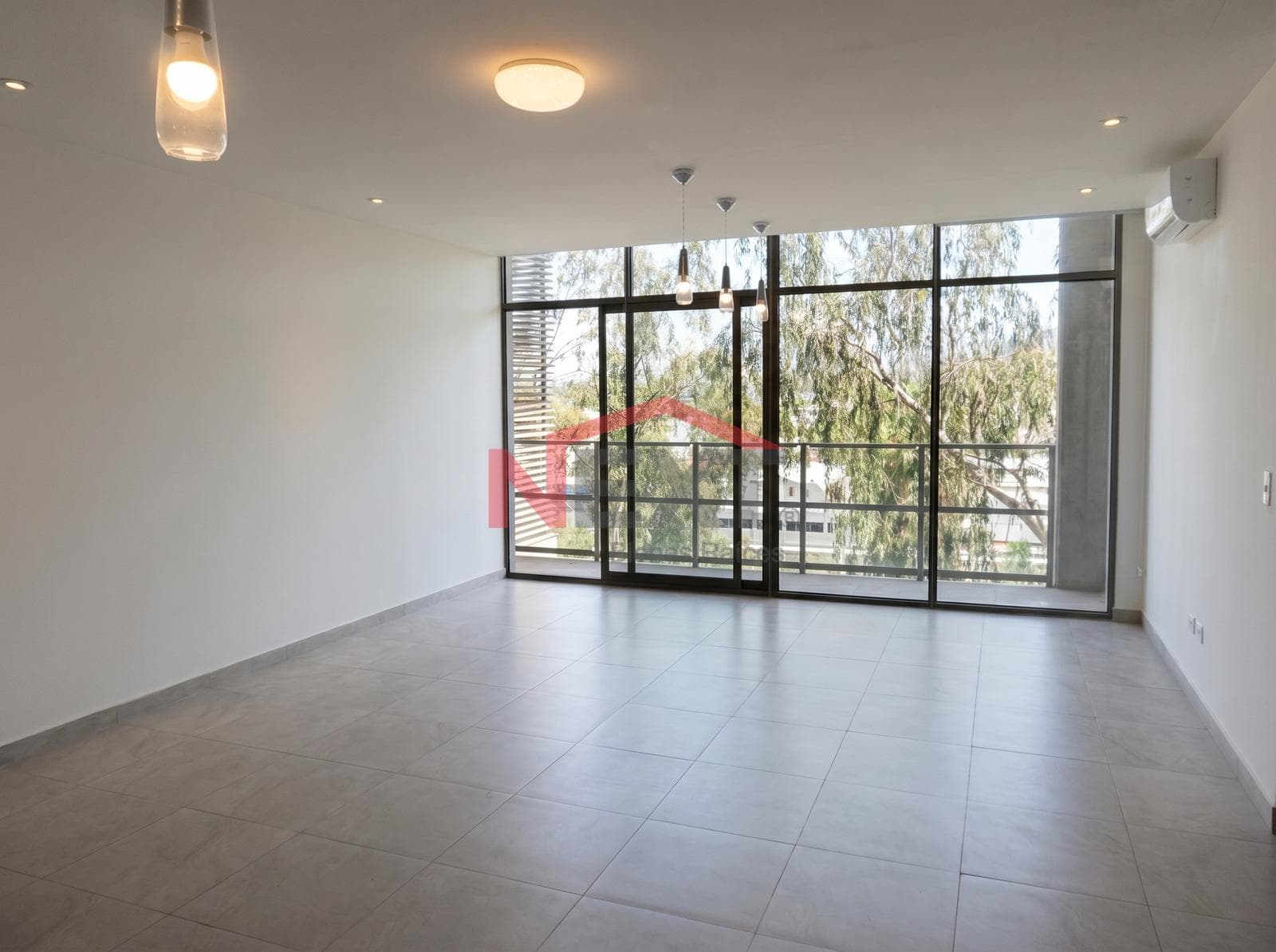 APARTMENT FOR SALE IN SKY PITIC
